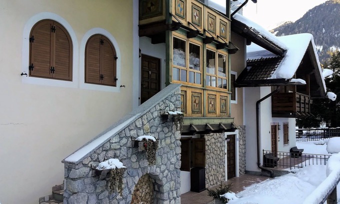 Campitello di Fassa Apartamento | Canazei - elegante apartamento, garaje privado, wifi, excelente ubicación