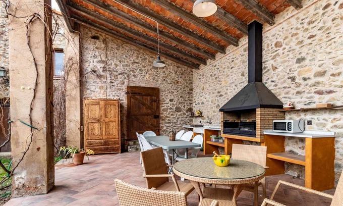 Cantallops Casa | Can Cortada 1771 - Casa rural entre viñedos