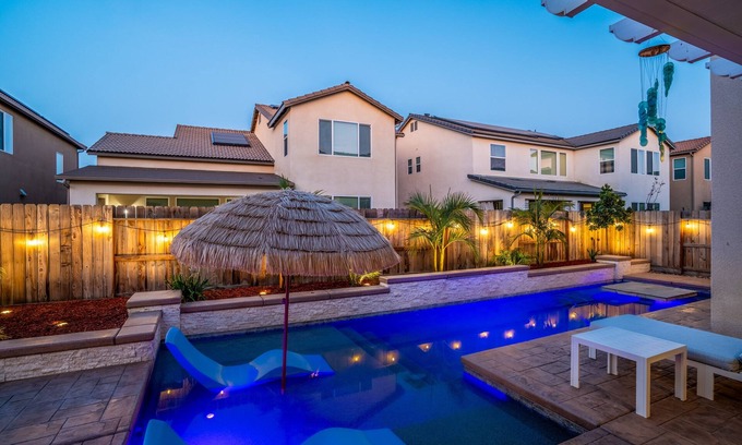 Fresno Casa | CANCUN RESORT STYLE HOME/POOL/ AMBIENT LIGHTING