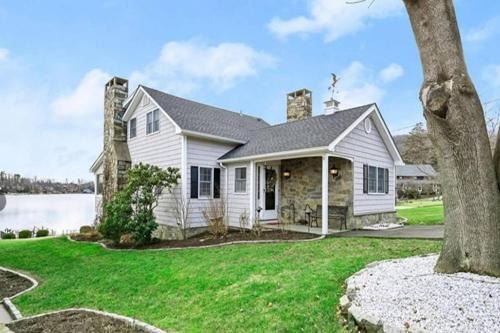New Fairfield Casa | Candlewood Lake House