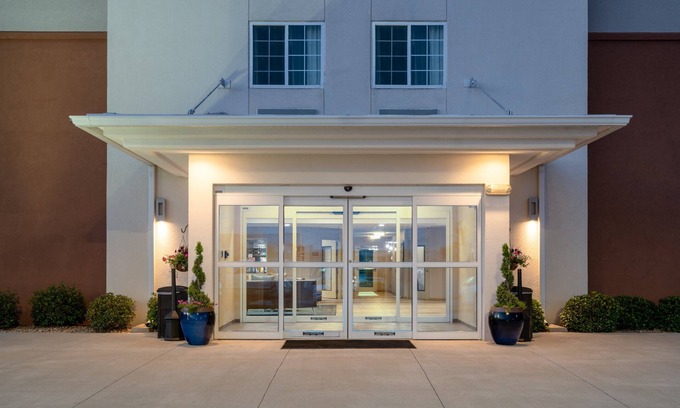 Auburn - Opelika Hotel | Candlewood Suites Auburn by IHG