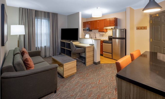 Danvers Hotel | Candlewood Suites Boston North Shore Danvers by IHG