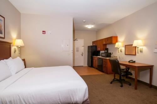 Flowood Hotel | Candlewood Suites Flowood, MS by IHG