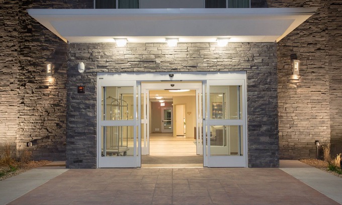 Longmont Hotel | Candlewood Suites Longmont - Boulder Area by IHG