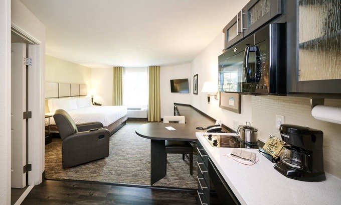 Florida Central Atlantic Coast Hotel | Candlewood Suites Orlando - Lake Buena Vista by IHG