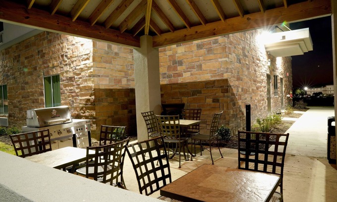 Plano Hotel | Candlewood Suites Plano North by IHG