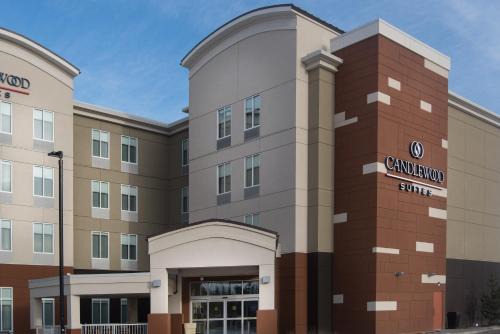 West Edmonton Hotel | Candlewood Suites West Edmonton - Mall Area by IHG