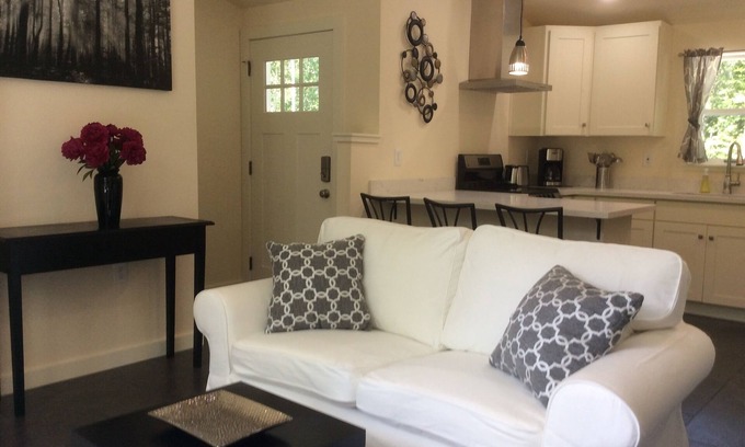Langley Casa | SUITE DE MANZANA DE HUERTA CANFIELD