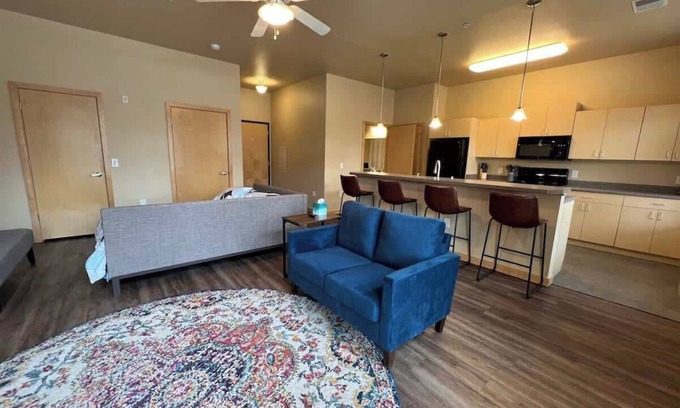 Sun Prairie Apartamento | Cannery Square Short Term Rentals -102 by Patriot