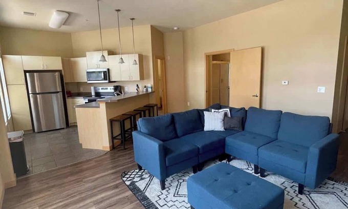 Sun Prairie Apartamento | Cannery Square Unit - 106 by Patriot Properties