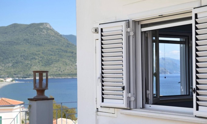 Villammare Apartamento | Cannicelle Apartment with sea view located inside the Residence le Ruve Bianche with swimming pool and private beach