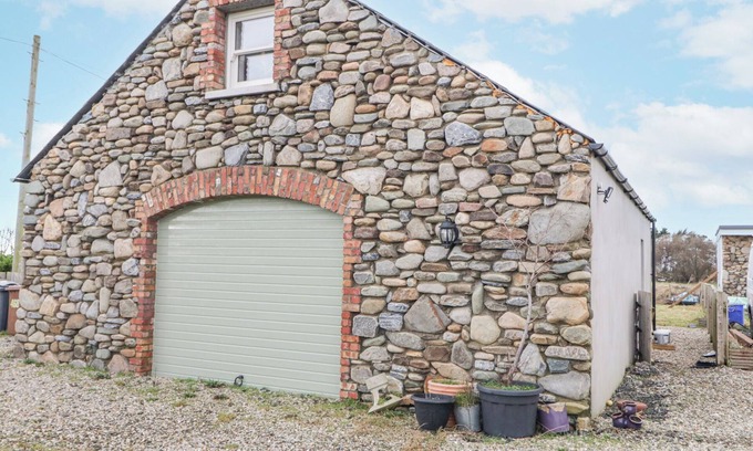 Limavady Casa | CANNING COTTAGE, with a garden in Limavady