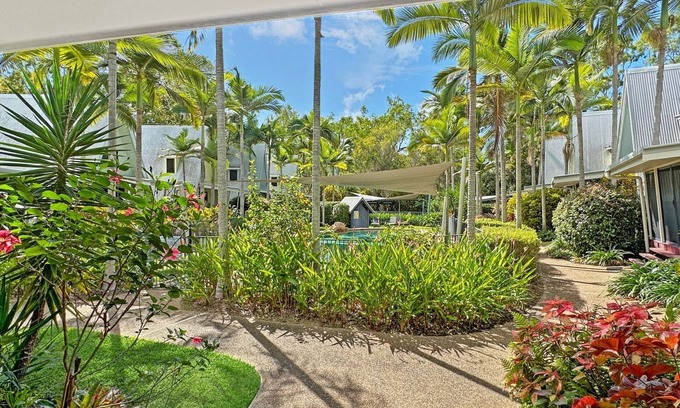 Nelly Bay Casa | Canopy Chalet 6 - A cozy retreat for two on Magnetic Island.