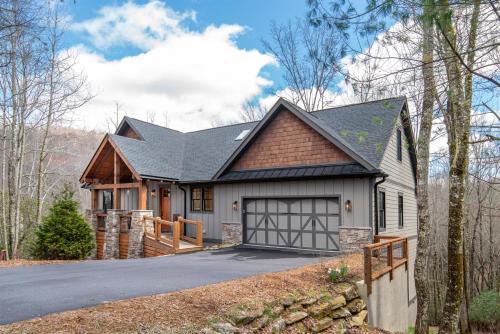 Brevard Casa | Canopy Creek Connestee Falls