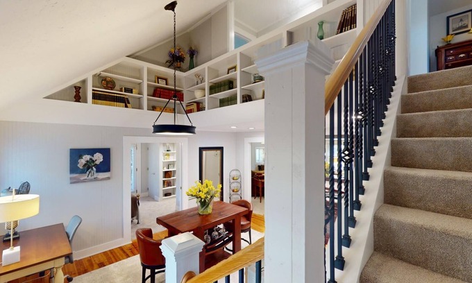 Marietta Cabaña | Canopy-draped Treehouse in-law-suite home in Roswell/East Cobb