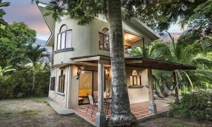 Cabuya Apartamento | Canopy Haven: 1BR, Self-Check-in, Jungle Views, Balconies