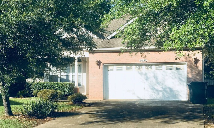Killearn Estates Casa | Canopy Roads located off historic Centerville Road