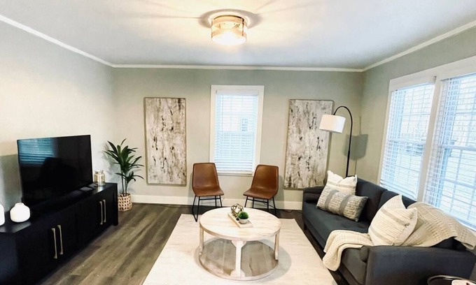 Canton Casa | Canton Charmer - Modern 2BR Bungalow