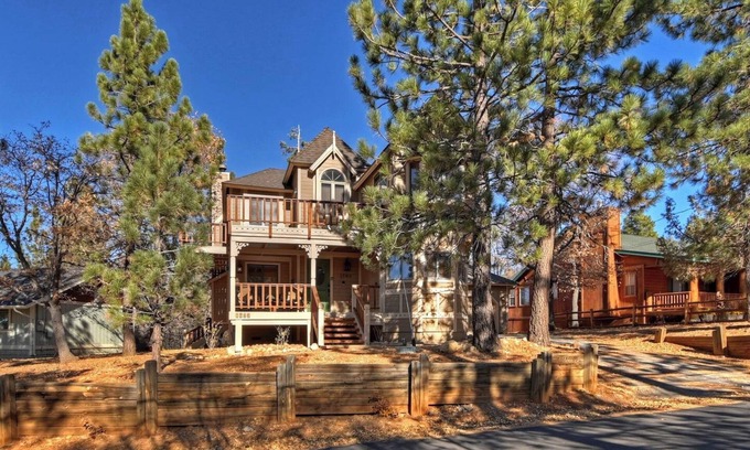 Upper Moonridge Casa | Canyon Castle Mtn Retreat w Hot Tub