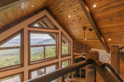 Jasper Casa | Canyon View Treehouse- Relaxing Getaway in Jasper with an Amazing View
