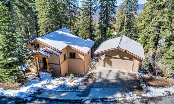 Yosemite West Casa | Canyons Crest