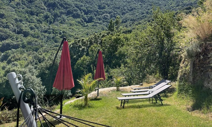 Sisco Apartamento | Cap Corse, Sisco. Apartment in stone village house with sea view