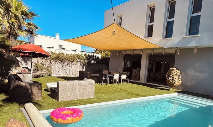 Cap d'Agde Villa | Cap d'Agde villa cerca de la playa del mar con piscina y gran parcela