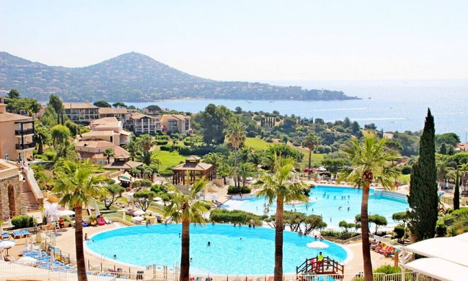 Cap Esterel Apartamento | Cap Esterel - Studio Cabine/terrasse/parking/piscine - Proche Plage