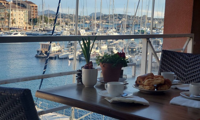 Frejus Port Apartamento | Cap Hermès Studio Port View 31m2 climatizado WIFI 3 personas piscina playas parking