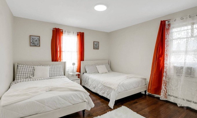 Weequahic Cabaña | capacity for 20 people near the airport