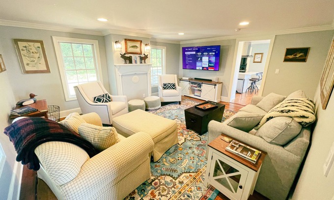 Cape Charles Casa | Cape Charles VA retreat with game arcade 👾, fire pit 🔥, Peloton 🚴🏽‍♀️, EV🔋
