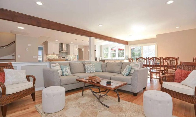 Centerville Casa | Cape Cod 4 BR + Loft close to beaches & Hyannis