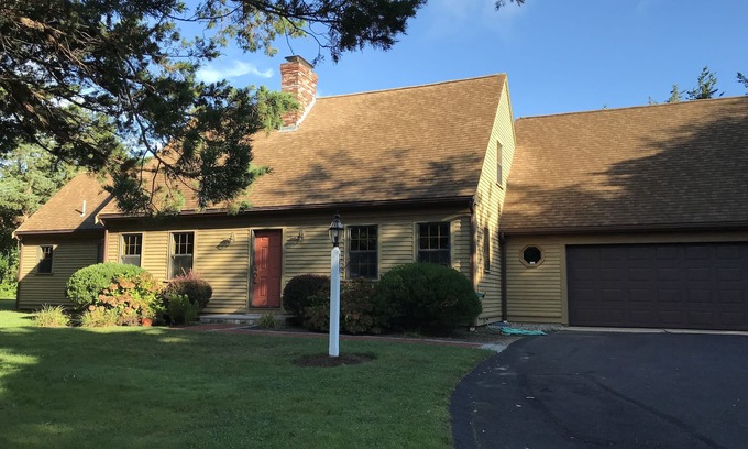 Barnstable Casa | Cape Cod Post y Beam Home Walk a Millway Beach / Harbor & Village