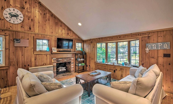 South Dennis Cabaña | Cape Cod Cottage: Deck, Grill & Kayaks, Near Beach