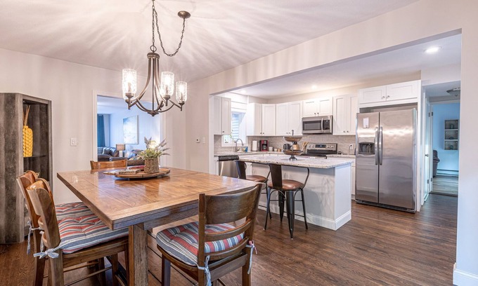 Sandwich Casa | Sandwich, Cape Cod - Newly Renovated Spacious Family Getaway, 5 min to the Beach