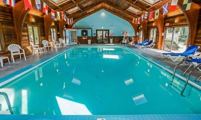 New Seabury Condominio | Cape Cod Vibrant 2BR Condo w Indoor Swimming Pool & Games Room