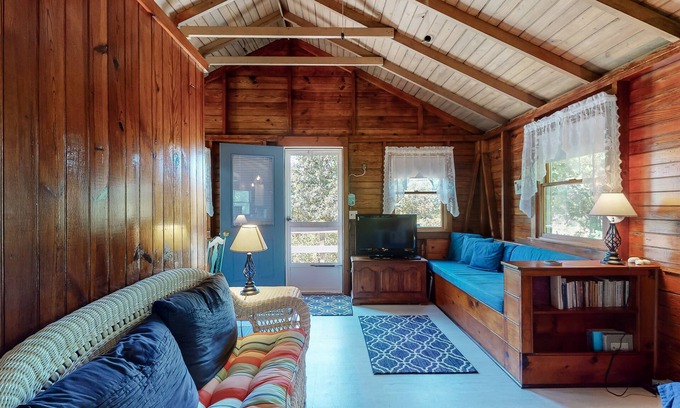 Campground Landing Casa | Cabo cabaña w / una cocina completa y terraza amueblada - pasos de playa privada