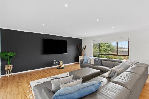 Cape Woolamai Casa | Cape Days - Seaside Family Retreat in Town
