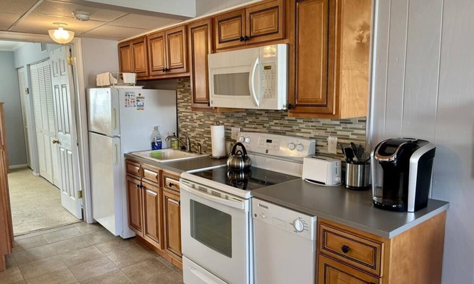 Admiral Estates Condominio | Cape Roc Unit 306 Beach Block With Pool