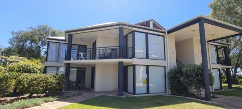 Broadwater Casa | Cape View Beach Resort - Endless Summer