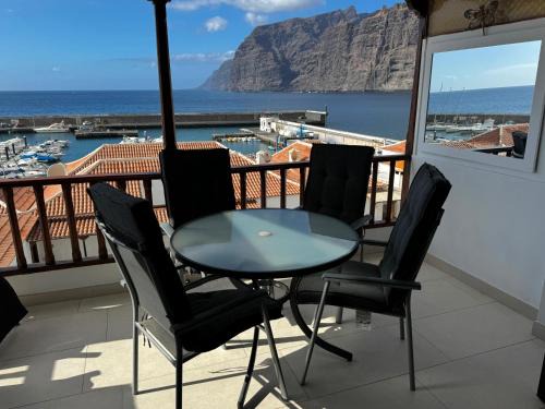Los Gigantes Apartamento | Capitain Jane's Beachside Haven
