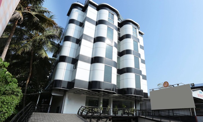 Kochi Hotel | Capital O 10611 Hotel Malabar Illam