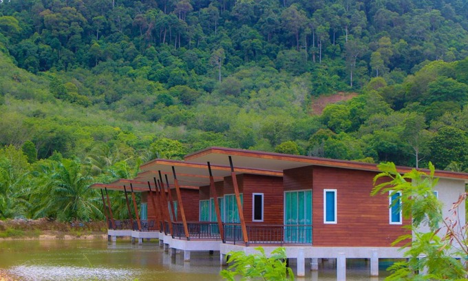 Ko Lanta Hotel | Capital O 729 Amantra Lake View Resort