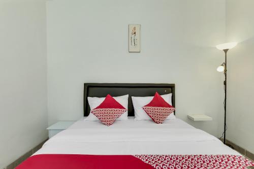 Depok Hotel | Capital O 90983 Harmony Easy Stay