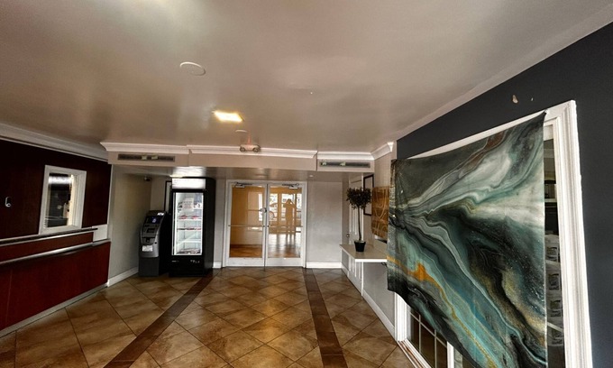 Medical District Hotel | Capital O Kings Inn