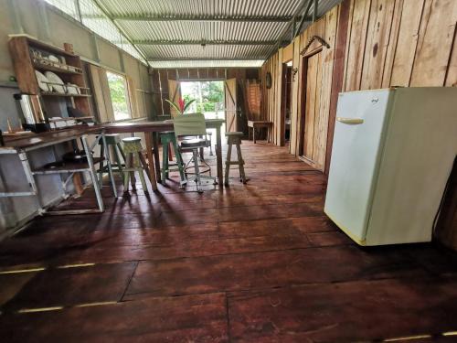 Boca Arenal Cabina | Capitan Morgan Homes & Tours