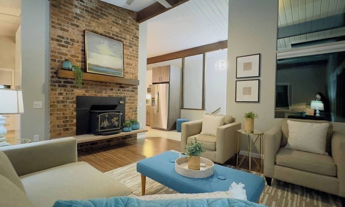 Tumwater Casa | Capitol View Hot Tub Sleeps 10!