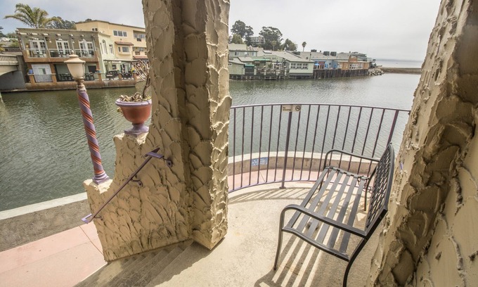 Capitola Hotel | Capitola Venetian Hotel