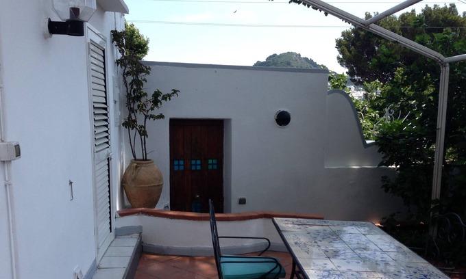 Marina Piccola Casa | Capri, confortable, apartamento panorámico, a 500 metros de la Piazzetta.