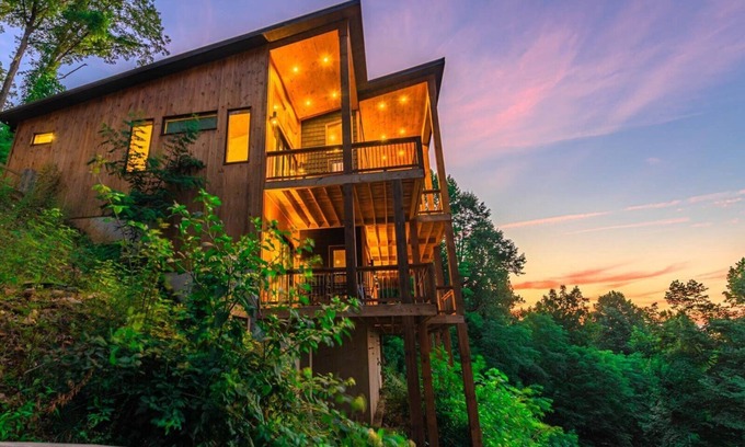 Ridges Over the Lake Cabina | Capstone - Aska Adventure Area